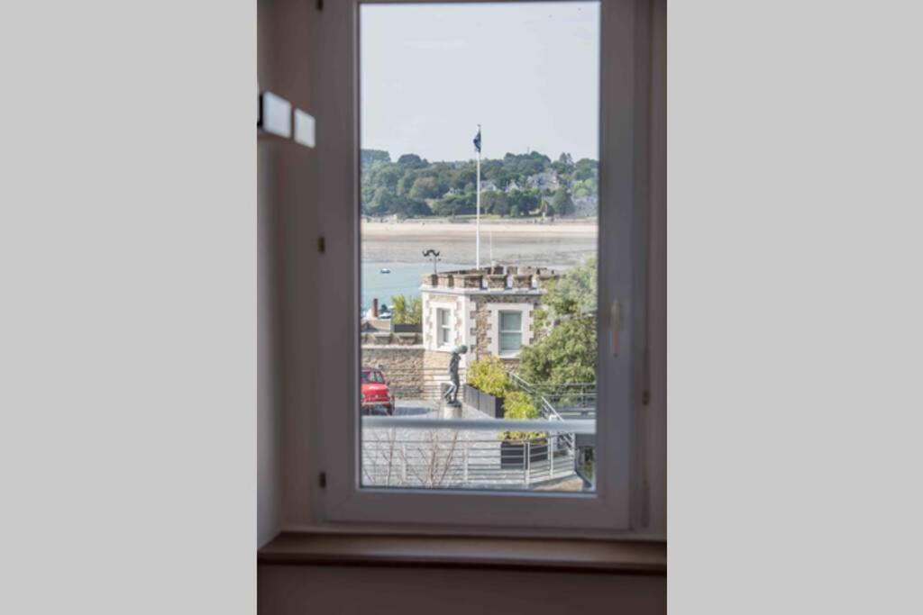 Dinard, Tres Bel Appartement***** Avec Vue Sur Mer Luaran gambar